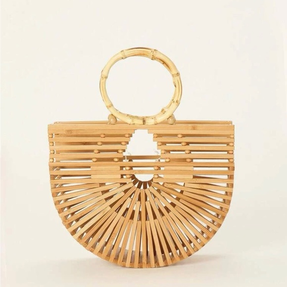 Hollow out straw bag semi circle beige medium beach bag - Picture 1 of 3